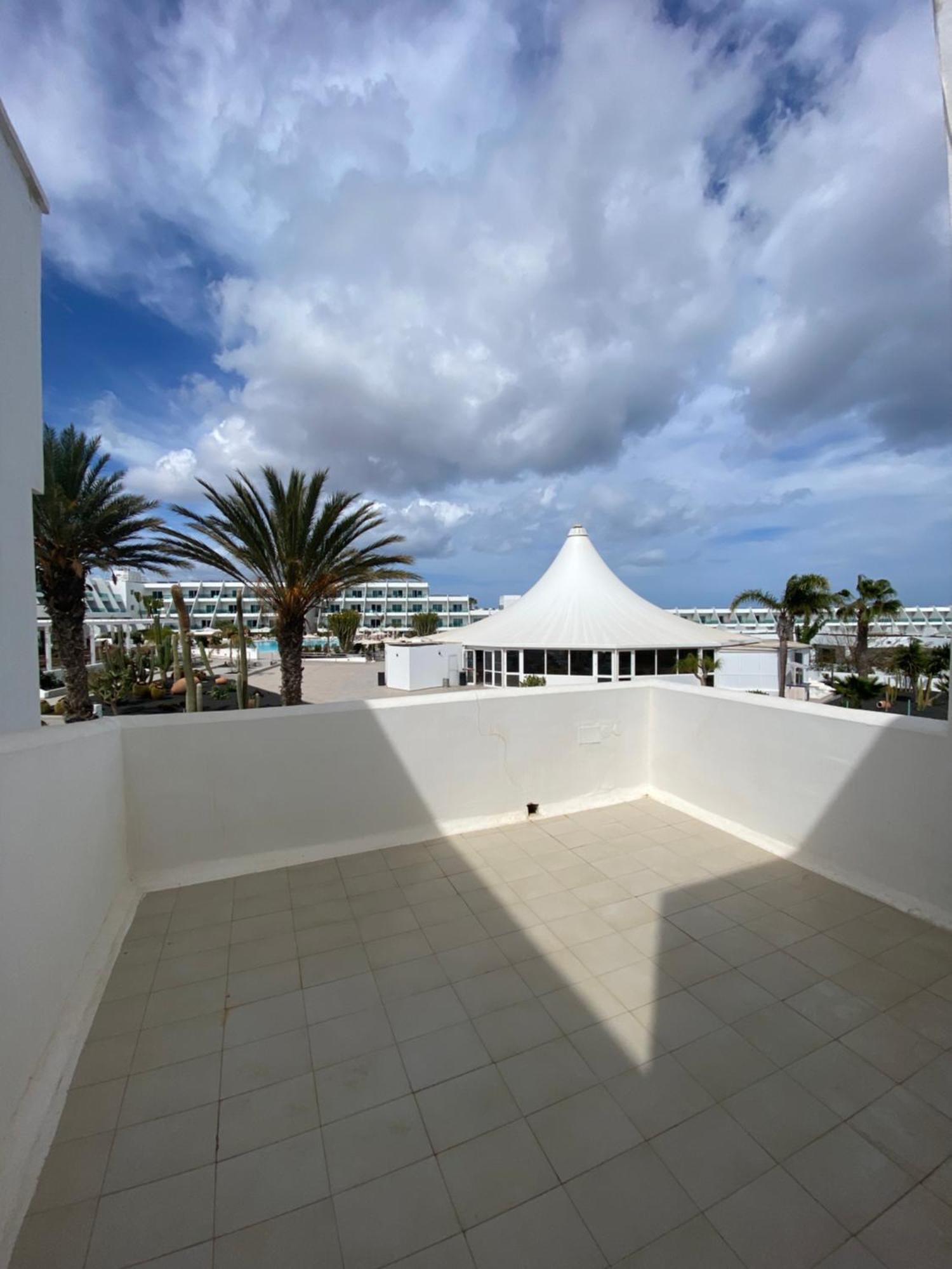 First Floor Apartment With Sea View, Costa Teguise Extérieur photo